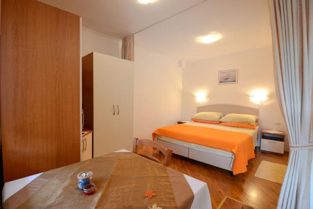 Apartments And Rooms Branka Novigrad Istria エクステリア 写真